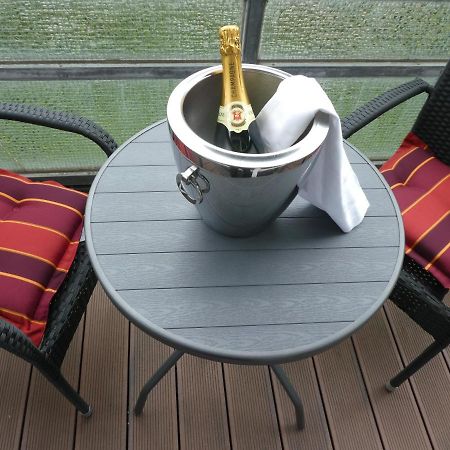 Deck 2& Deck 4 Ferienwohnungen In Sandstrandnahe 比苏姆 外观 照片